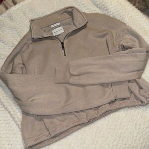 Beige cropped American eagle sweater